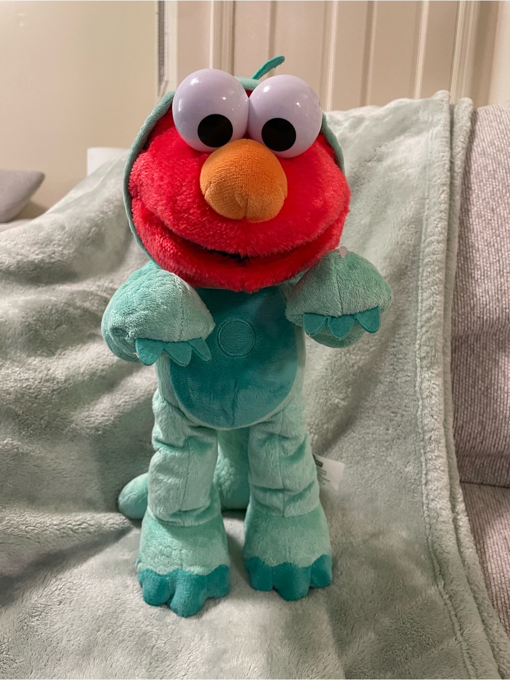 Sesame Street Dino Stomp Elmo 13-Inch Plush Stuffed Animal Sings & Dances Clean
